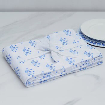 8 Seater Tablecloth, Flower Blooms